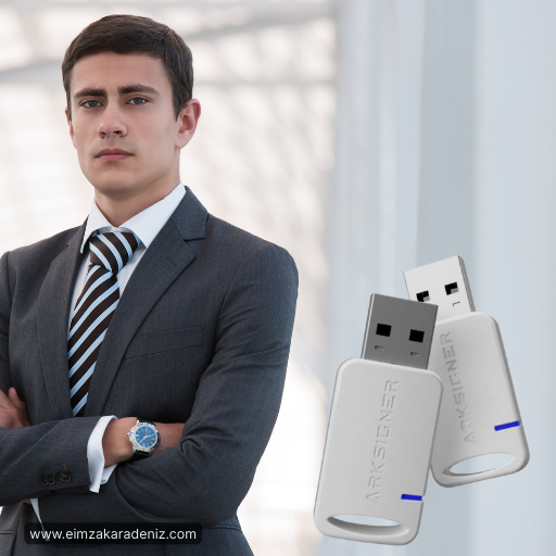 E-imza kullanım alanlarını gösteren, masa başında çalışan kadın ve dijital belge imzalama konsepti